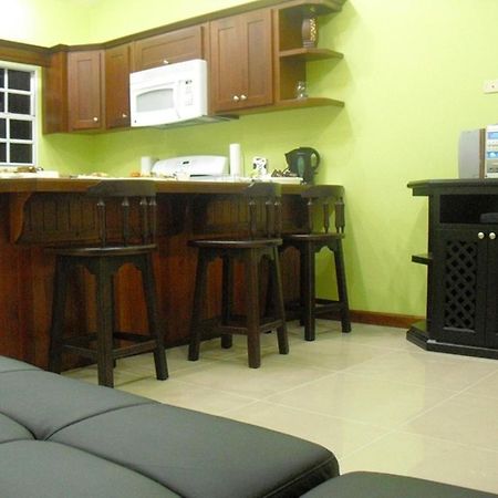 Piarco Village Suites Ngoại thất bức ảnh