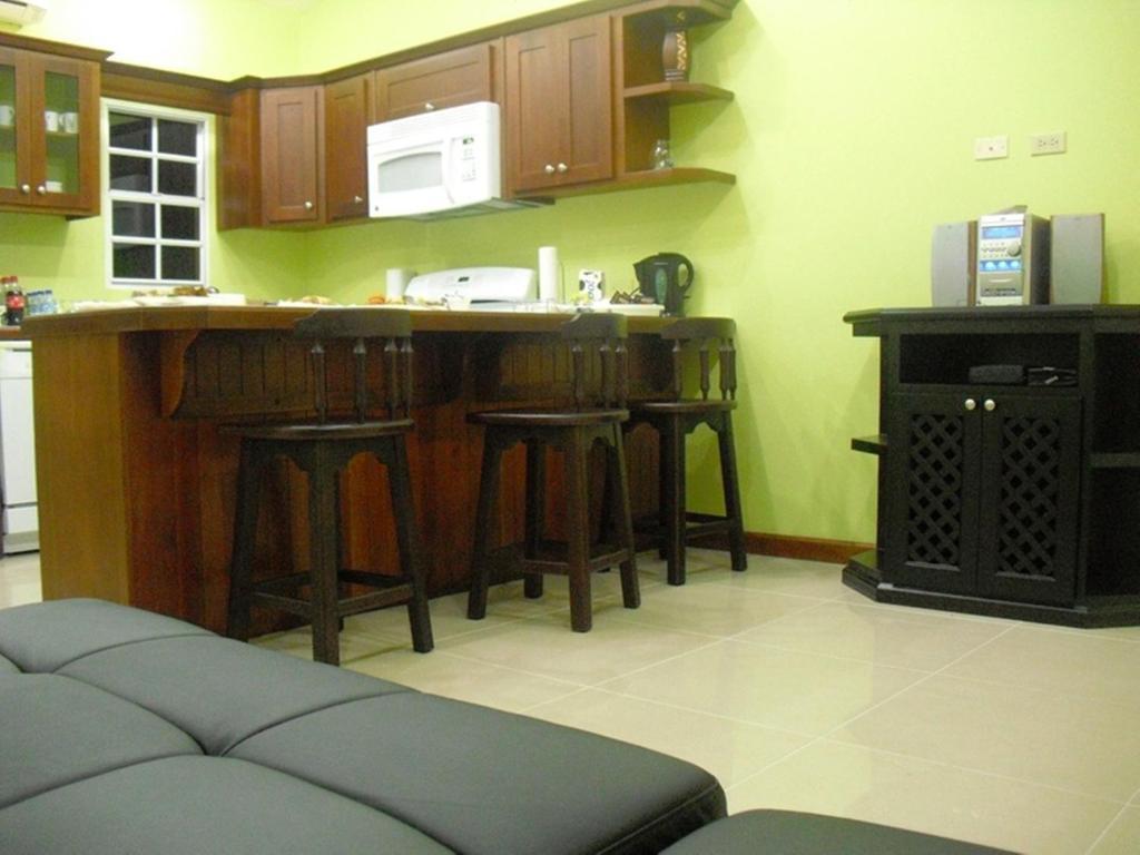 Piarco Village Suites Ngoại thất bức ảnh